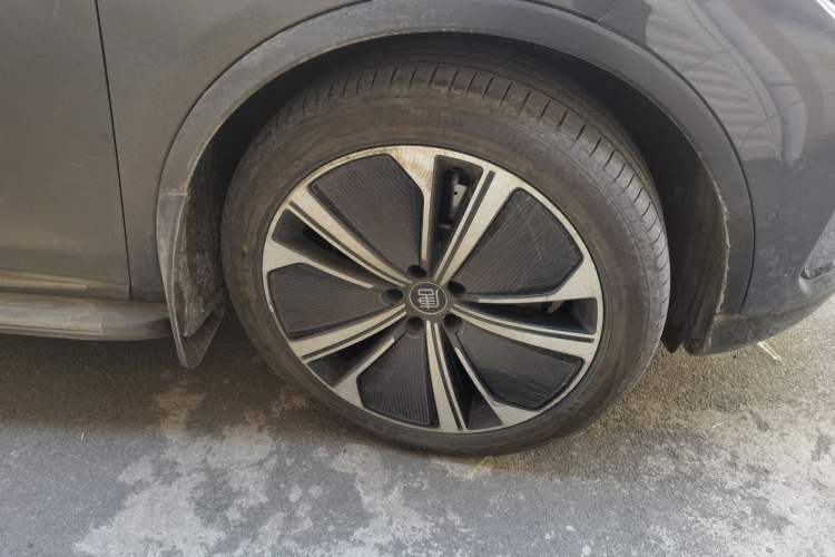 Used BYD Tang New Energy 2022 DM-p 215KM Four-Wheel Drive Flagship Model Right Front Wheel Hub