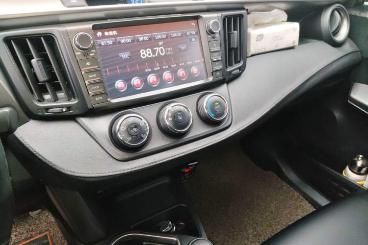 Used Toyota RAV4 2016 2.0L CVT Two-Wheel Drive Urban Edition China V Standard