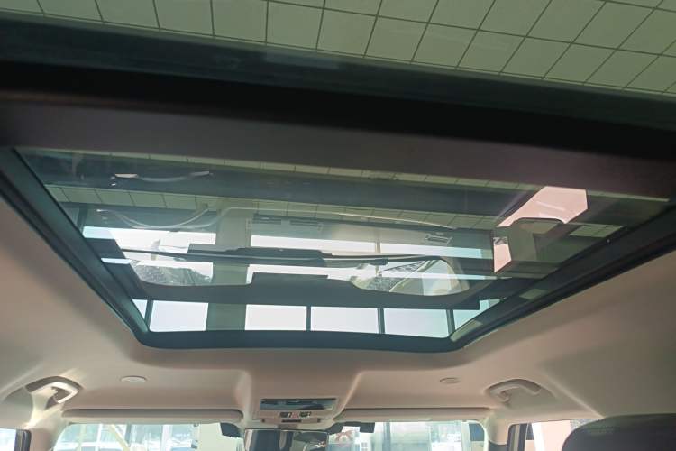 Used Land Rover Defender 2023 Facelift 110 3.0T P400 Dark Edition
