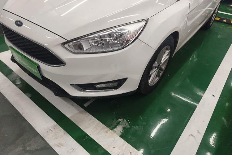 Used Ford Focus 2017 Hatchback 1.6L Manual Fashion Edition SmartDrive Version Left Front Headlight