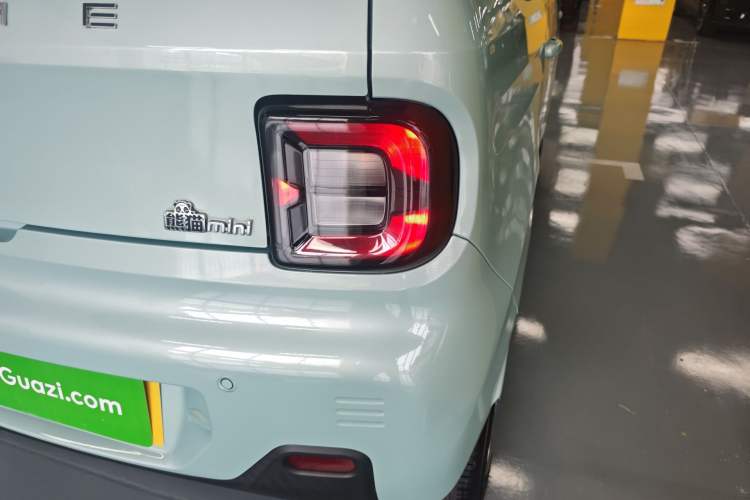 Used Geely Galaxy Panda 2023 Panda Mini 200km Endurance Bear Exterior 3