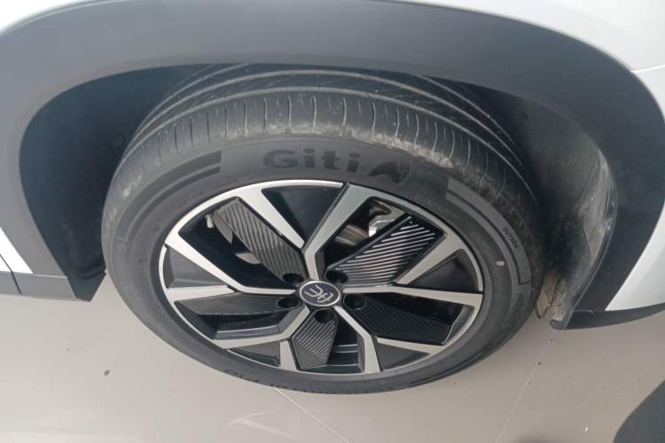 Used BYD Song L DM-i 2025 Intelligent Driving Version 160 km Beyond-Range Type Right Rear Wheel Hub