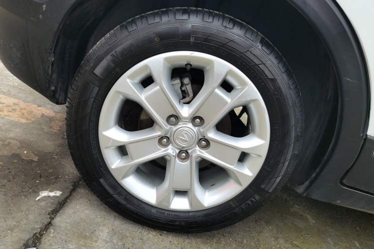 Used CHANGAN CS15 2016 1.5L Automatic Fashion Edition Right Rear Wheel Hub