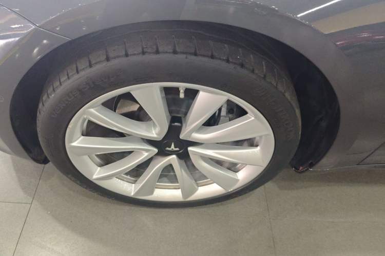 Used Tesla Model 3 2019 Standard Range Rear-Drive Upgraded Version Left Front Wheel Hub