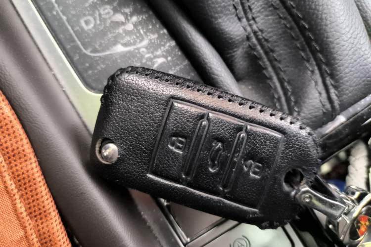 Used Roewe RX8 2018 30T Smart Connectivity Two-Wheel Drive Flagship Edition
