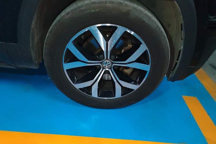 Used Volkswagen Teramont 2017 380TSI Four-Wheel Drive Luxury Edition Right Front Wheel Hub