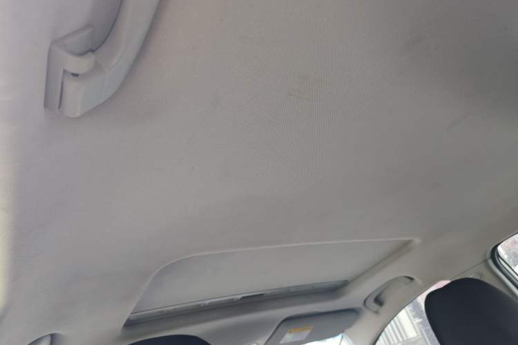 Used Roewe 360 2015 1.5L Manual Luxury Edition Headliner