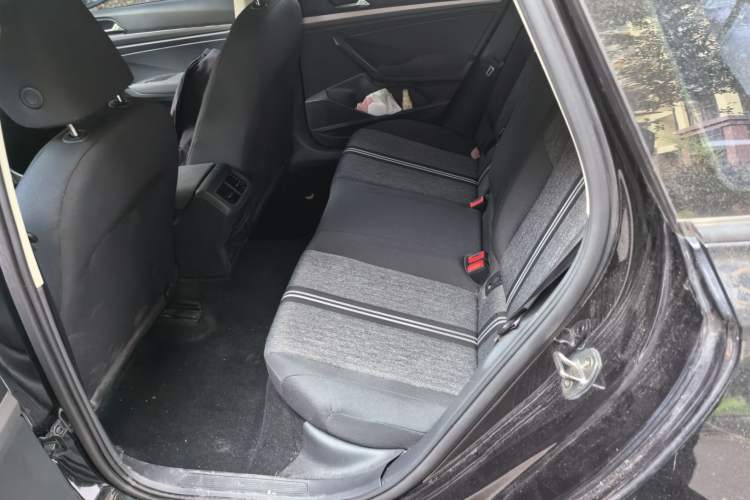 Used Volkswagen Lavida 2018 1.5L Automatic Fashion Edition China V Standard Left Rear Seat