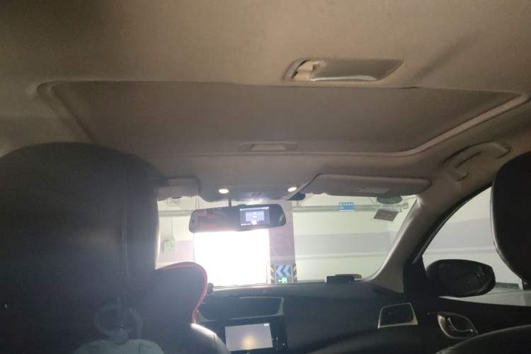 Used Nissan Sylphy 2016 1.6XV CVT Smart Enjoyment Version Headliner