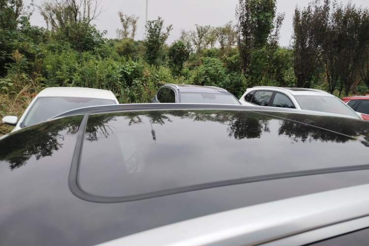 Used Wey VV6 2020 2.0T Two-Wheel Drive Smart Protection+