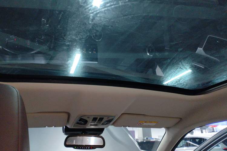 Used Wey VV5 2017 2.0T Ultra-Luxury Version Headliner