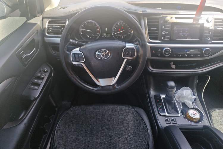 Used Toyota Highlander 2015 2.0T Four-Wheel Drive Luxury Edition 7-Seater Steering Wheel