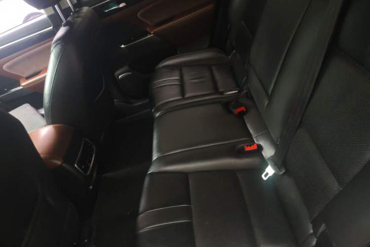 Used GAC Trumpchi GS8 2017 320T Two-Wheel Drive Luxury Smart Connectivity Version (7 Seats)