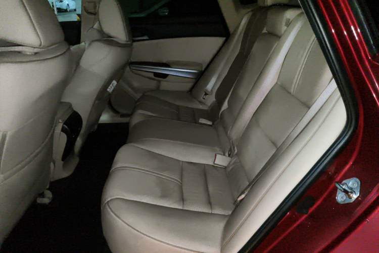 Used Honda Crosstour 2012 2.4L Luxury Edition
