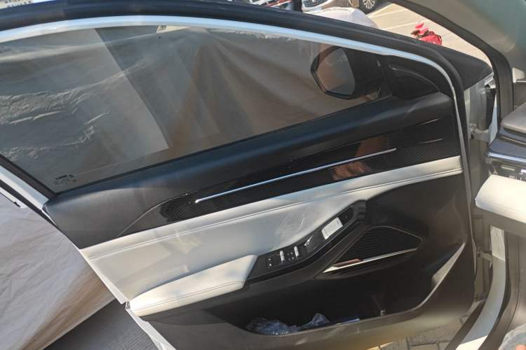 Used Geely Galaxy L6 2023 125km Starship