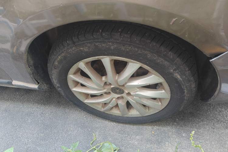 Used JAC Refine M2 2013 1.8L Manual Luxury 5-Seater