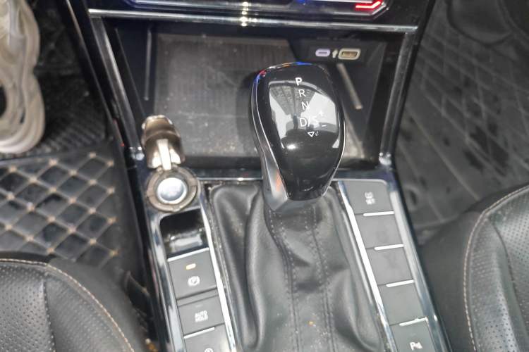 Used Volkswagen Passat 2020 330TSI Luxury Edition China VI