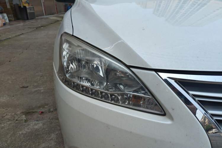 Used Nissan Sylphy 2014 1.6XV CVT Deluxe Edition Right Front Headlight