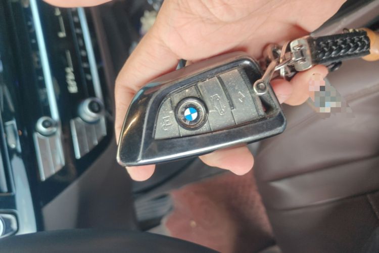 Used BMW 5 Series 2023 530Li Leading Model M Sport Package Vehicle Key