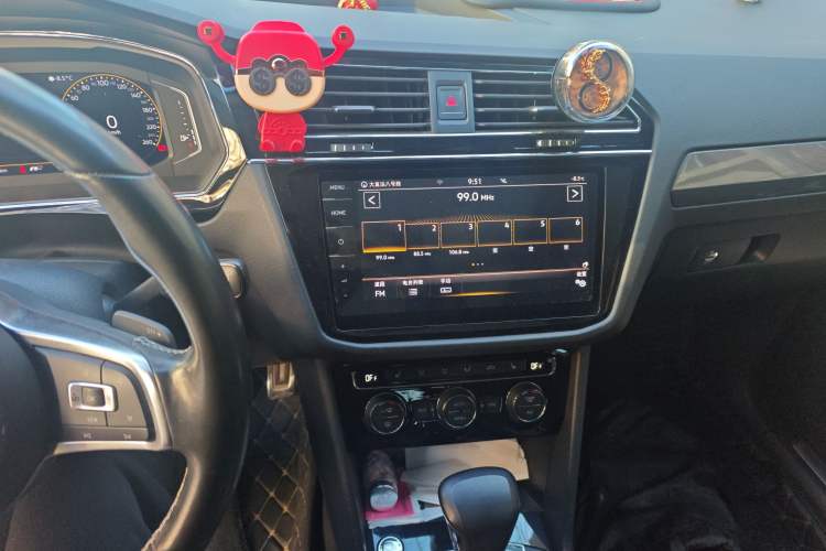 Used Volkswagen Tiguan L 2020 330TSI Automatic Two-Wheel Drive R-Line Flagship Version China VI Standard