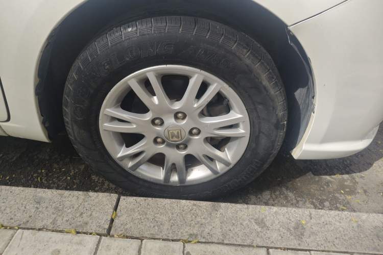 Used Zotye Z300 2016 New Vision 1.5L Manual Entry-Level Model with Sunroof Right Front Wheel Hub