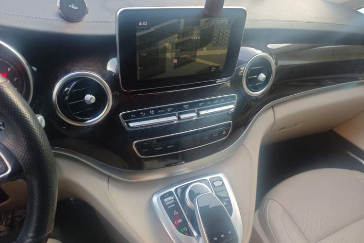 Used Mercedes-Benz V-Class 2018 V 260 Prestige Edition China VI