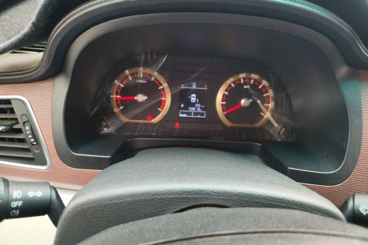 Used FORTHING Lingzhi 2018 M5L 1.6L 7-Seater Comfort Model
