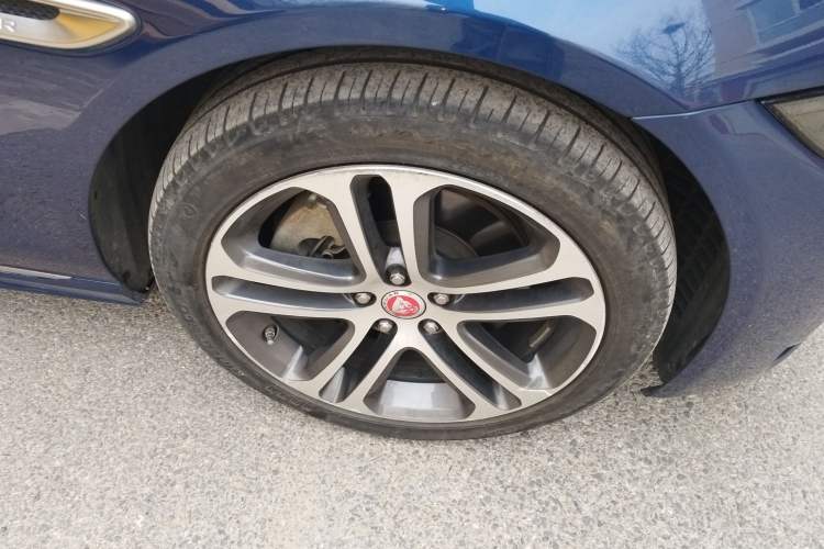 Used Jaguar XEL 2021 2.0T 250 PS R-DYNAMIC S Advanced Sport Edition Right Front Wheel Hub