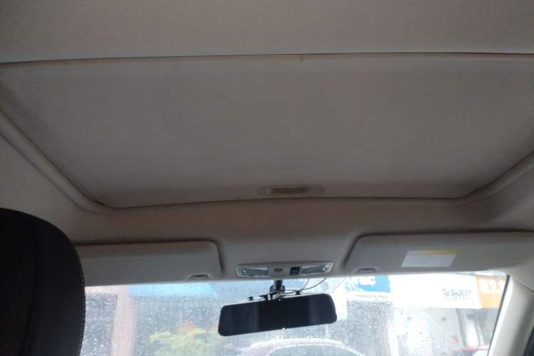 Used Mitsubishi Outlander 2018 2.0L Two-Wheel Drive Glory Edition 5 Seats Headliner