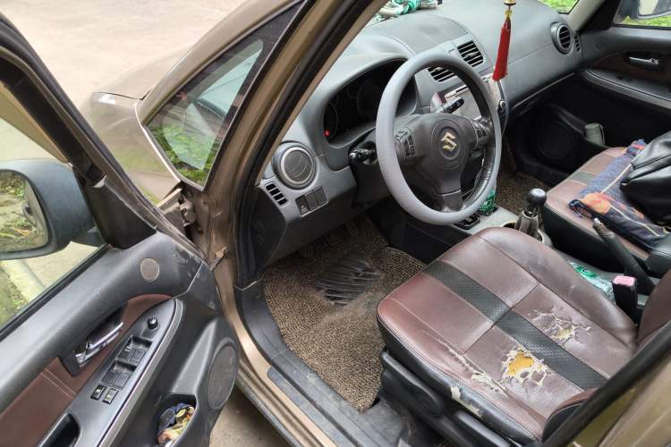 Used Suzuki SX4 2012 1.6L Manual Ruiqi Model