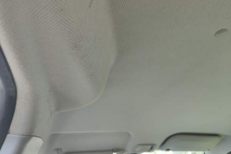 Used Wuling Rongguang V 2015 1.2L Base Version
