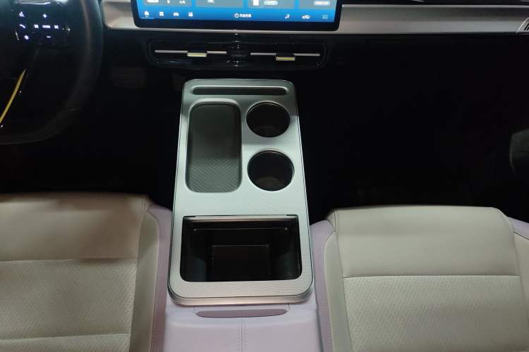 Used AION Y 2023 Younger Star Edition Gear Lever