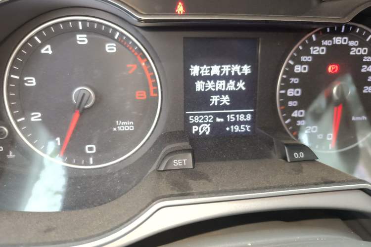 Used Audi A4L 2015 35 TFSI Automatic Standard Model Odometer Close Up