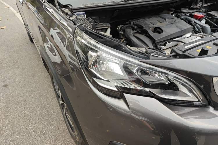 Used Peugeot 5008 2017 380THP 5-Seater Elite Edition Right Front Headlight