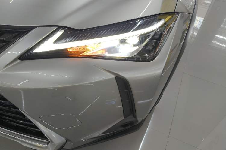Used Lexus UX 2020 260h Explore-Cool Edition Left Front Headlight