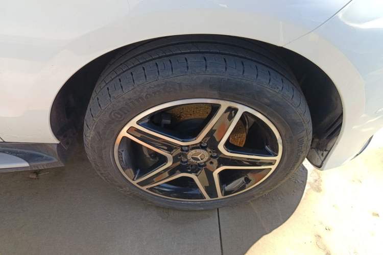 Used Mercedes-Benz GLE 2016 GLE 320 4MATIC Dynamic Edition Right Front Wheel Hub