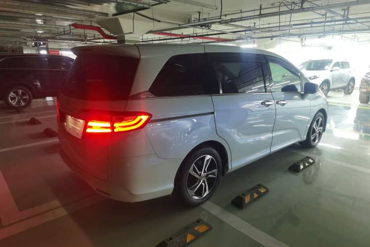 Used Honda Odyssey 2015 Updated Version 2.4L Smart Edition
