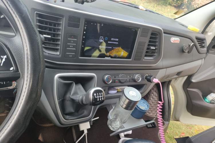 Used SAIC MAXUS Xintu V80 2021 2.0T PLUS Manual City Edition Short Wheelbase Ultra-Low Roof 5/6 Seats
