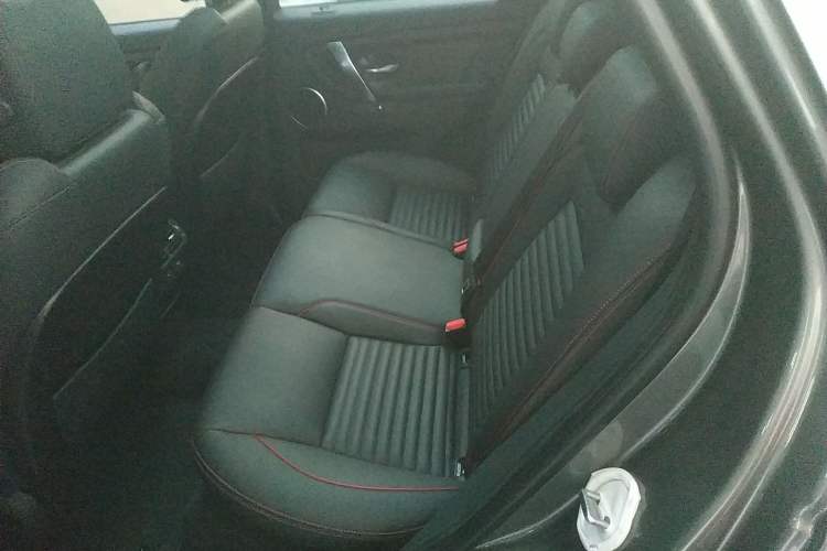 Used Land Rover Discovery Sport New Energy 2021 P300e Performance Tech Edition Interior 4