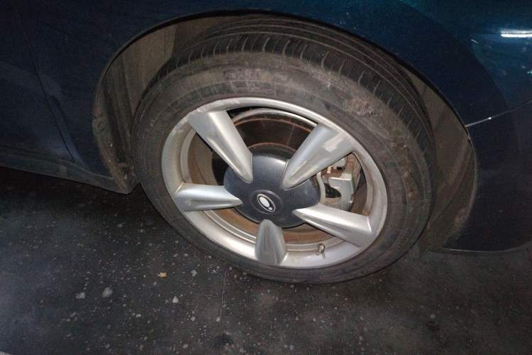 Used ORA Good Cat 2022 400km Standard Range Luxury Version Lithium Iron Phosphate Right Front Wheel Hub