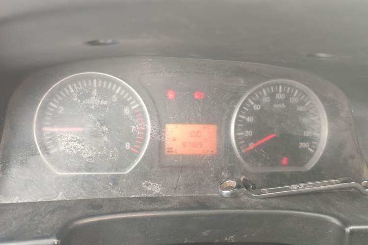 Used FORTHING Lingzhi 2013 M3 1.6L 7-Seater Luxury Model
