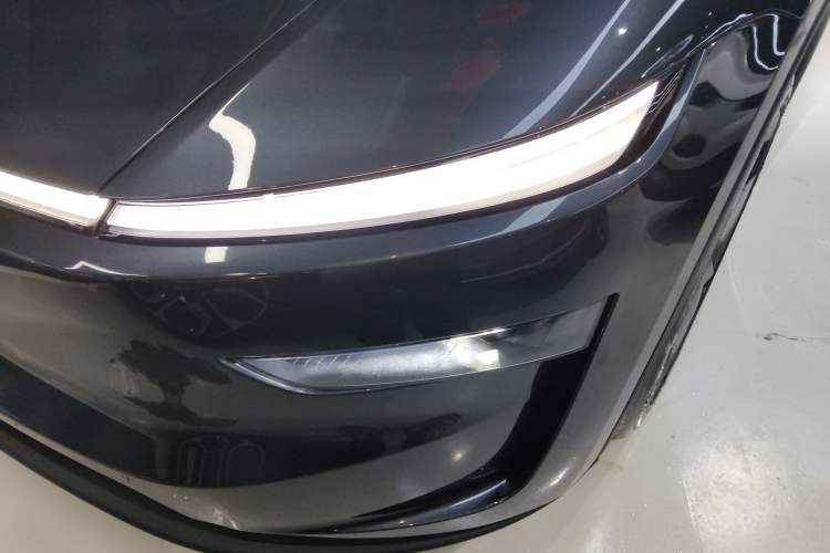 Used Tesla Model Y 2025 Rear-Wheel-Drive Version