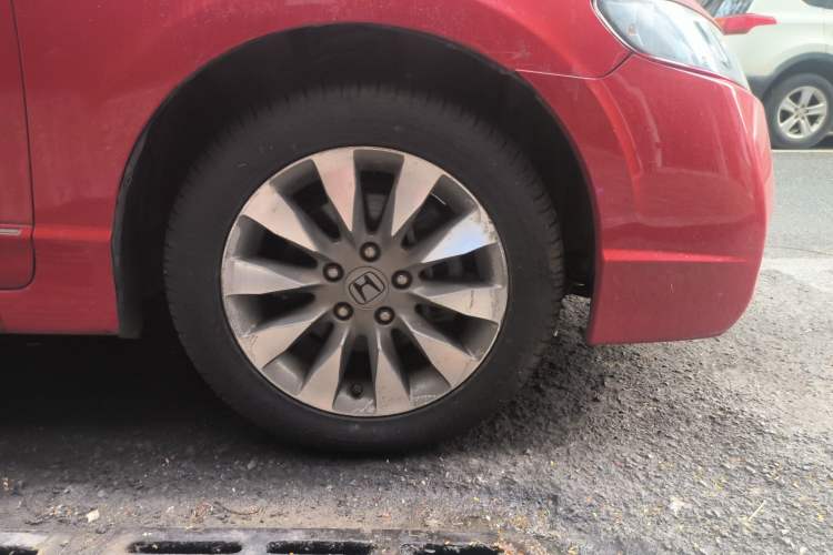 Used Honda Civic 2009 1.8L automatic luxury edition Right Front Wheel Hub