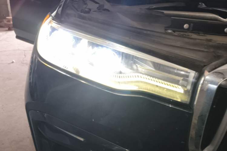 Used BMW X7 2019 xDrive40i Luxury M Sport Package Right Front Headlight