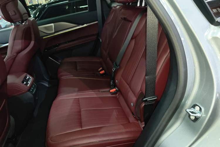 Used Cadillac XT5 2025 2.0T Platinum Edition