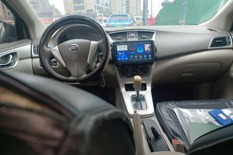 Used Nissan Sylphy 2012 1.6XE CVT Comfort Edition Center Console