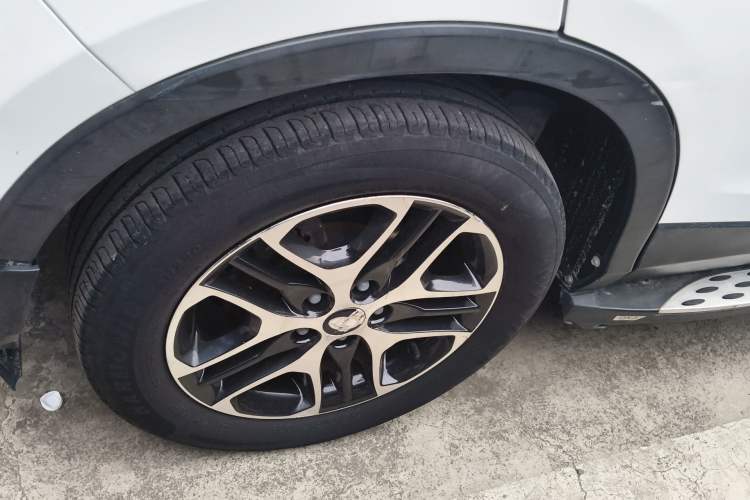 Used Soueast DX3 2019 1.5T CVT Luxury Version China VI Standard Exterior 5