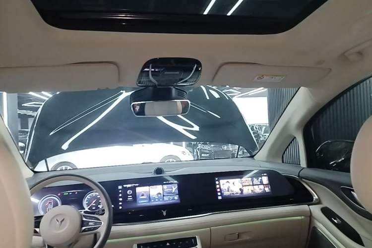 Used VOYAH Dream 2022 0-Carbon Edition Dream+ Smart Enjoyment Package 475 km Headliner