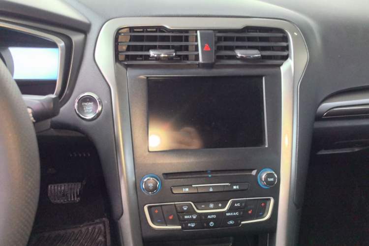 Used Ford Mondeo 2017 EcoBoost 180 Luxury Model Audio And AC Panel