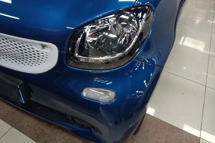 Used smart fortwo 2019 0.9T 66kW Hardtop Engine Version China VI Emission Standard
